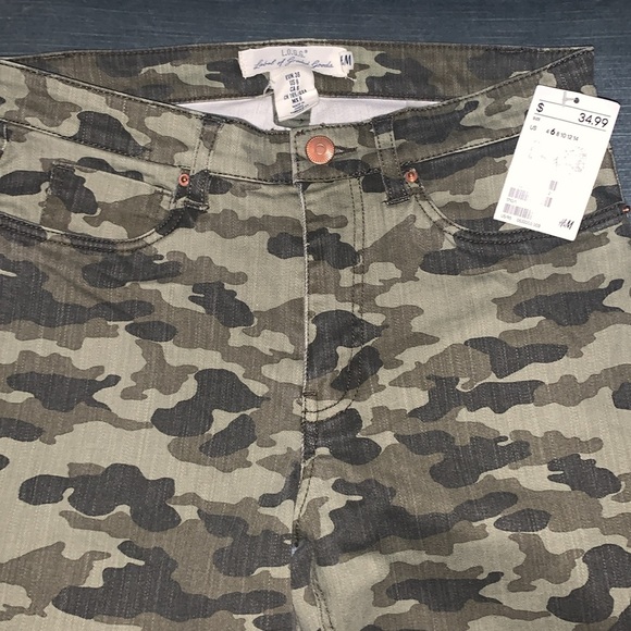 H&M Ladies Camouflage Skinny Pants. Size US6. NWT - Picture 2 of 5